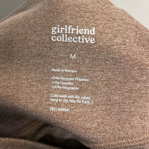 Like New Girlfriend Collective Compressive 7/8 Leggings in Limestone - Picture 4 of 11